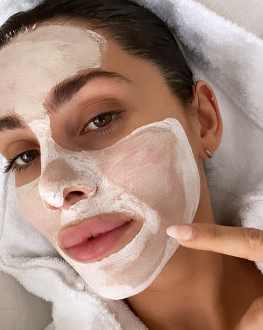 4 Benefits of Getting a Monthly Facial