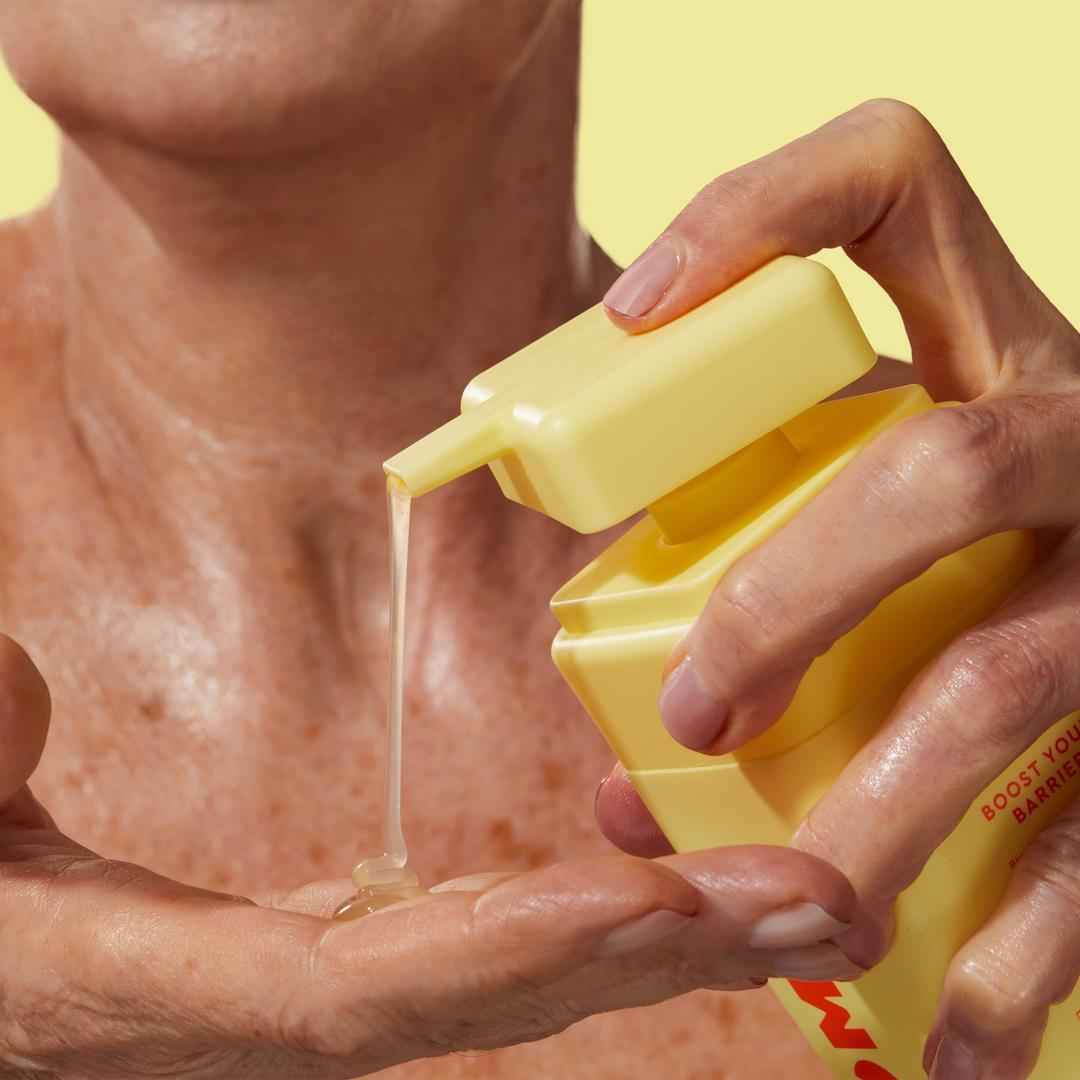 Byoma Brightening Body Wash with Niacinamide + Azelaic Acid for Radiant Skin