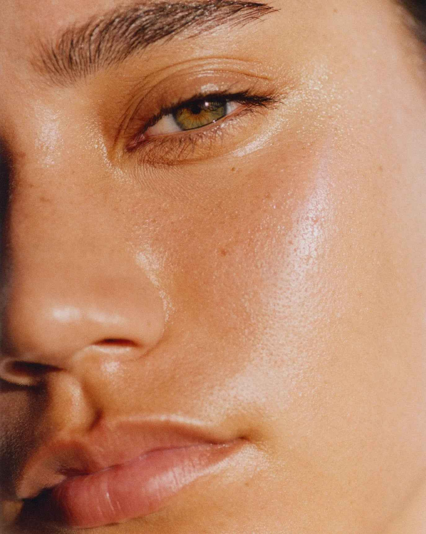 Glossier Future Dew Solid Highlighter Stick for Luminous Glow