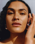 Glossier Future Dew Solid Highlighter Stick for Luminous Glow