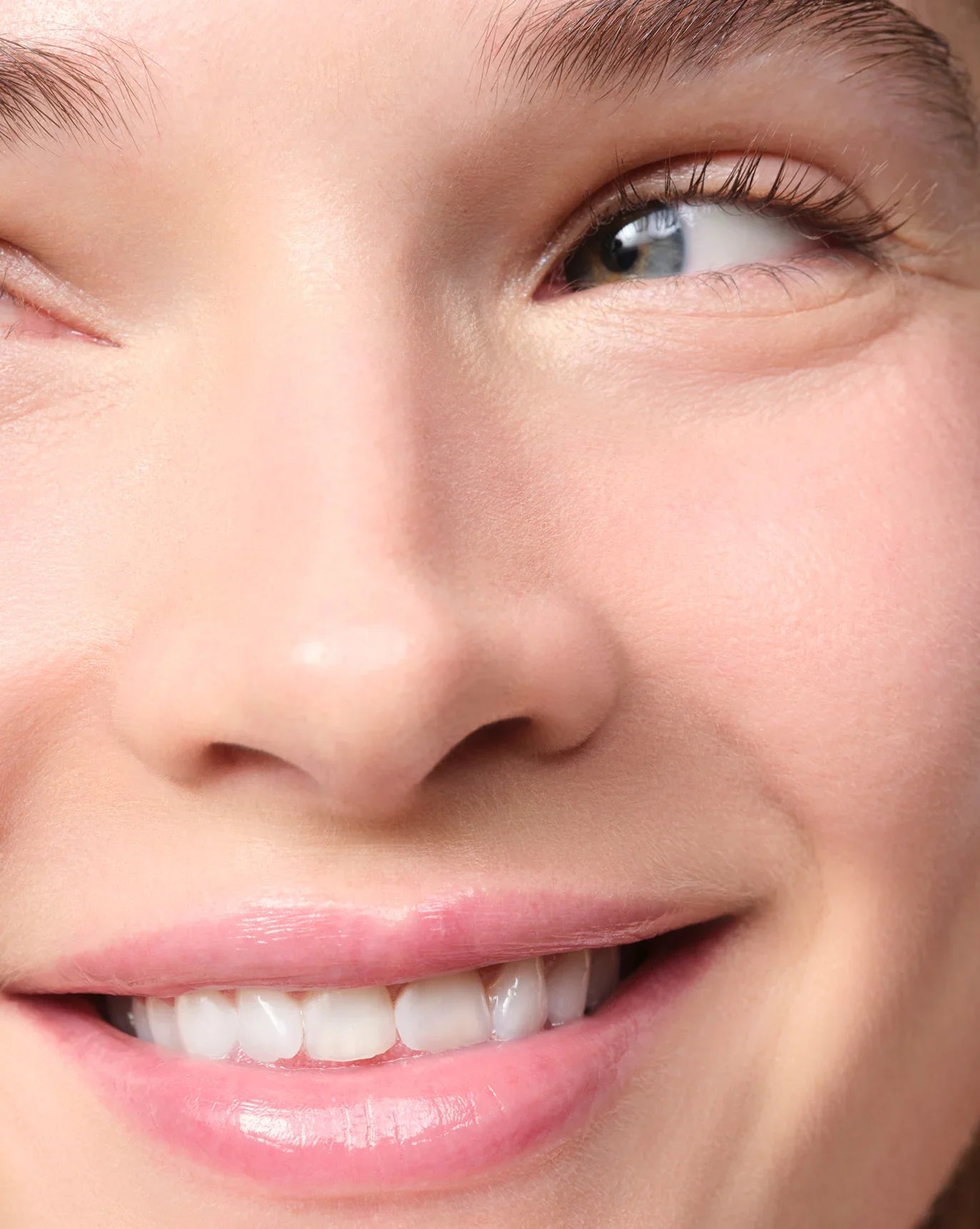 banana pudding | Barbara wears Banana Pudding Balm Dotcom.| Barbara wears Banana Pudding Balm Dotcom.
