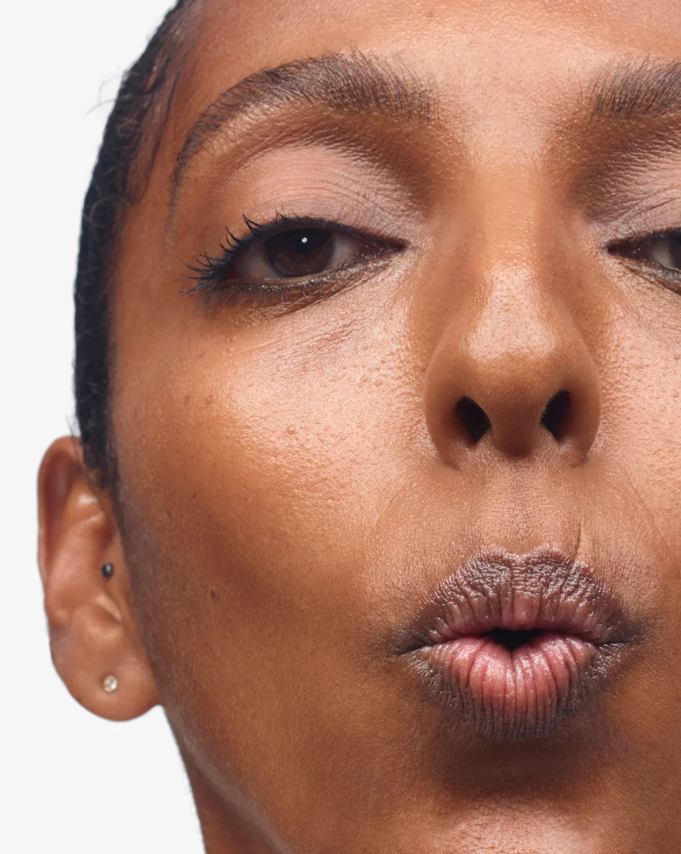 mango | balm dotcom | Asmeret wears Mango Balm Dotcom.