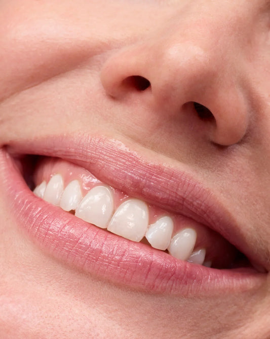 mango | balm dotcom | Robin wears Mango Balm Dotcom.