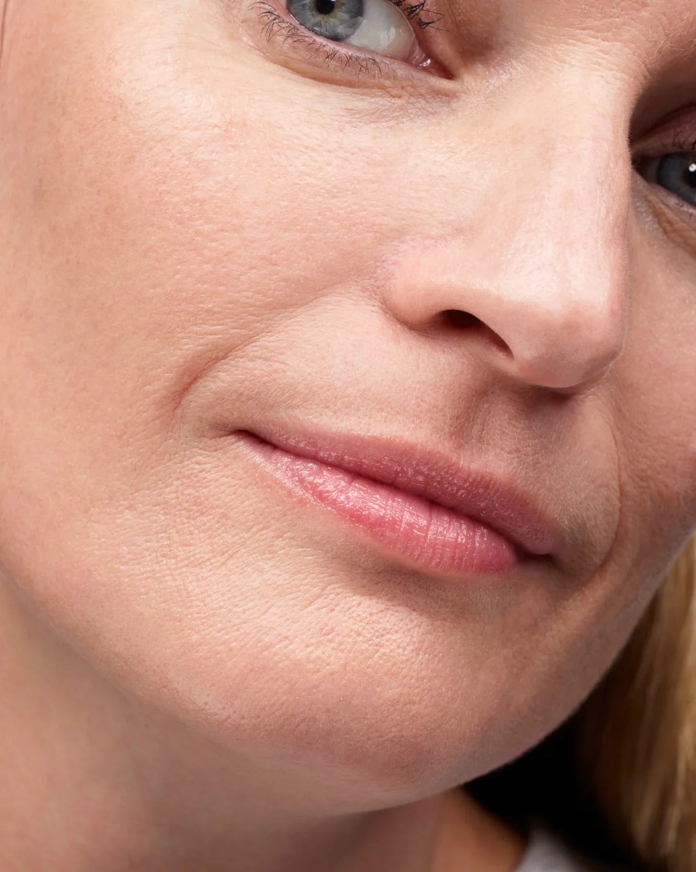 mint | Amy wears Mint Balm Dotcom. | Amy wears Mint Balm Dotcom. 