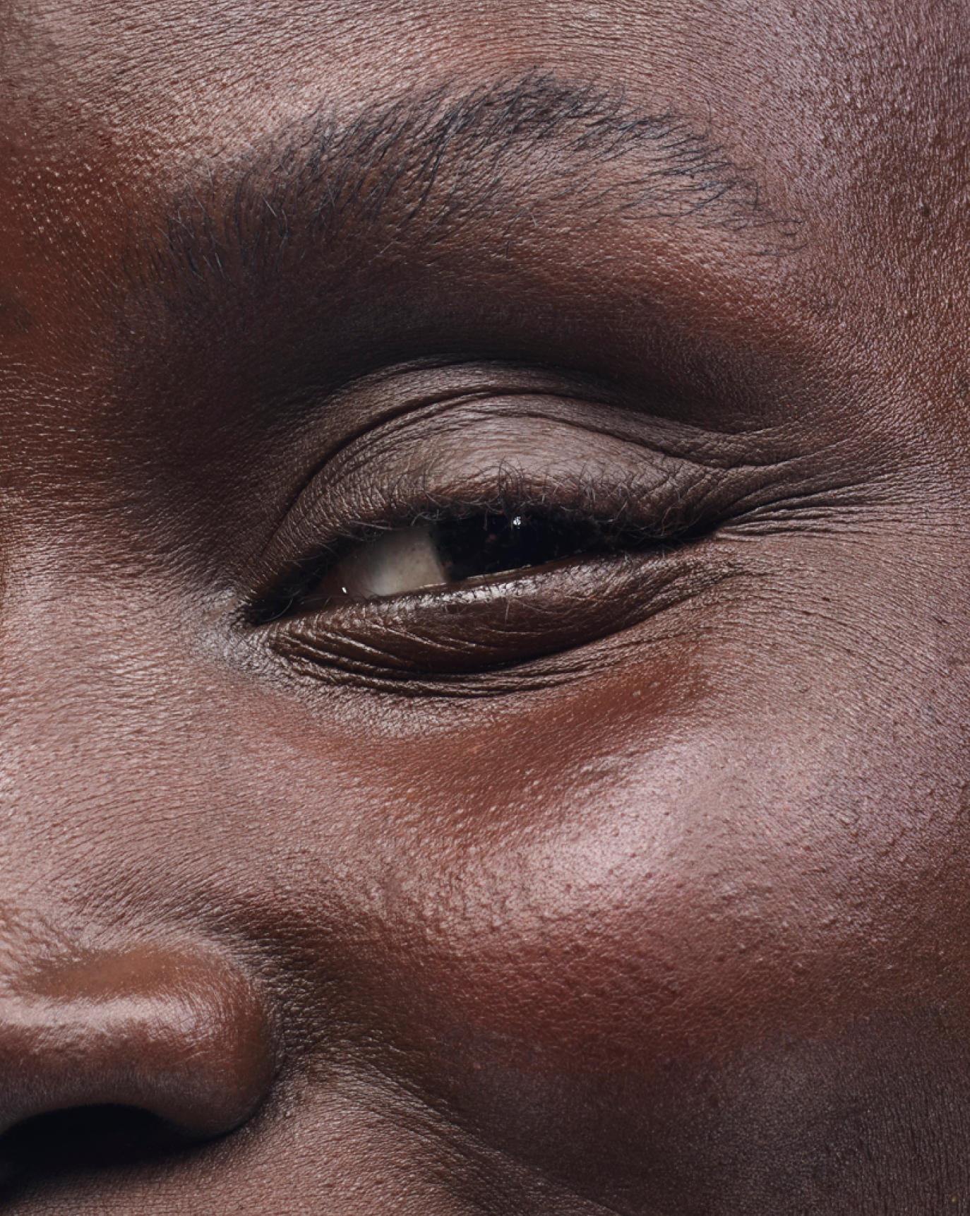 black | Awuoi wears Boy Brow in Black. | Awuoi wears Boy Brow in Black.