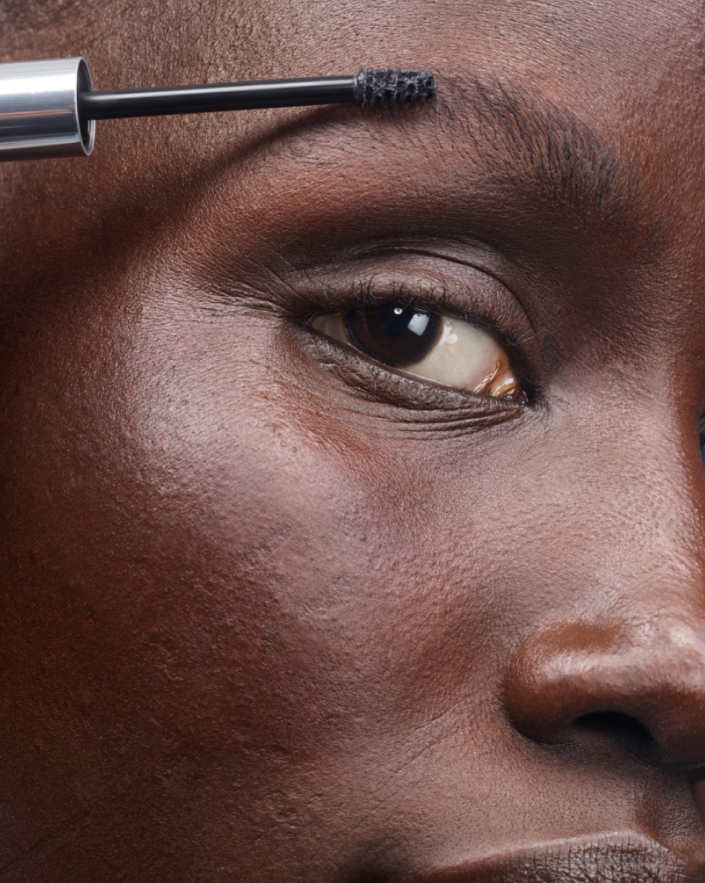 black | Awuoi  wears Boy Brow in Black. | Awuoi  wears Boy Brow in Black.