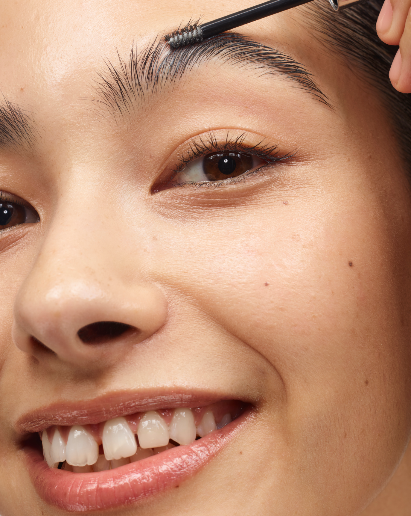 clear | Nadine wears Boy Brow in Clear. | Nadine wears Boy Brow in Clear. | #FFFFFF