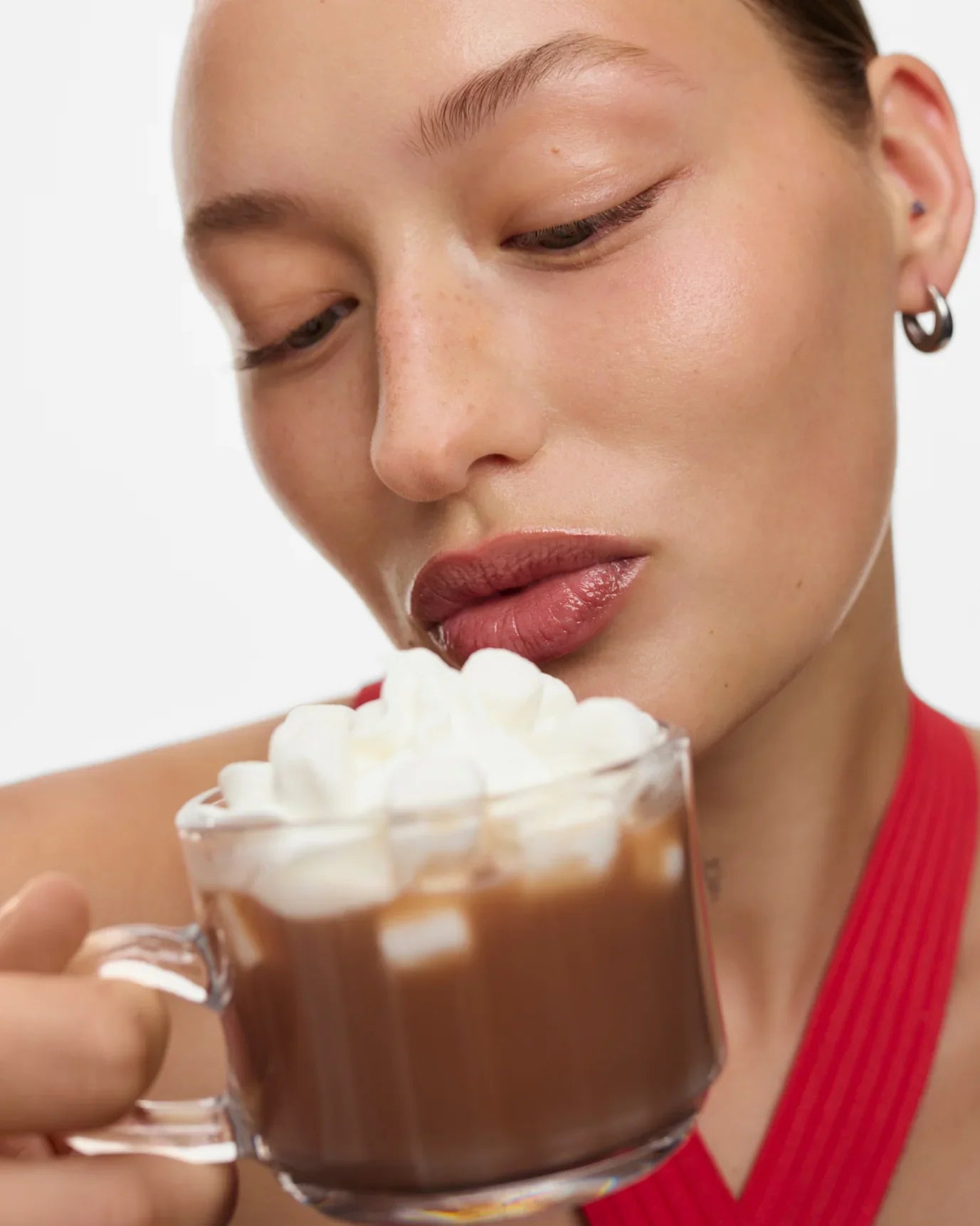 hot cocoa | hot cocoa balm dotcom | Sasha wears Hot Cocoa Balm Dotcom.
