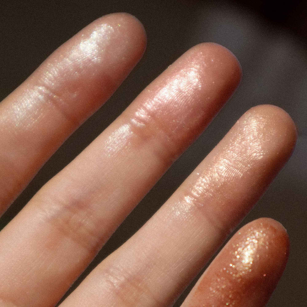 MERIT Day Glow Dewy Highlighting Balm