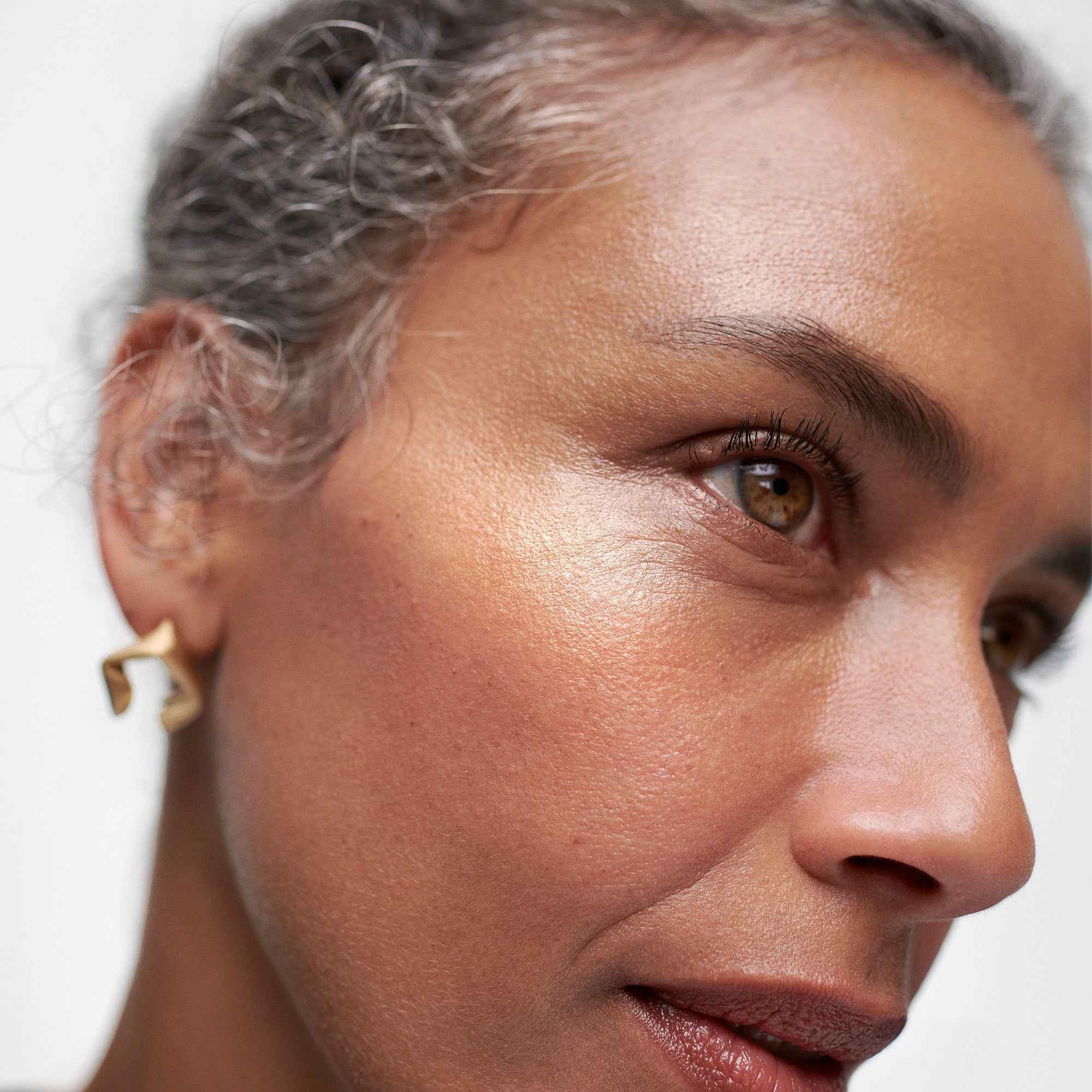 MERIT Day Glow Dewy Highlighting Balm