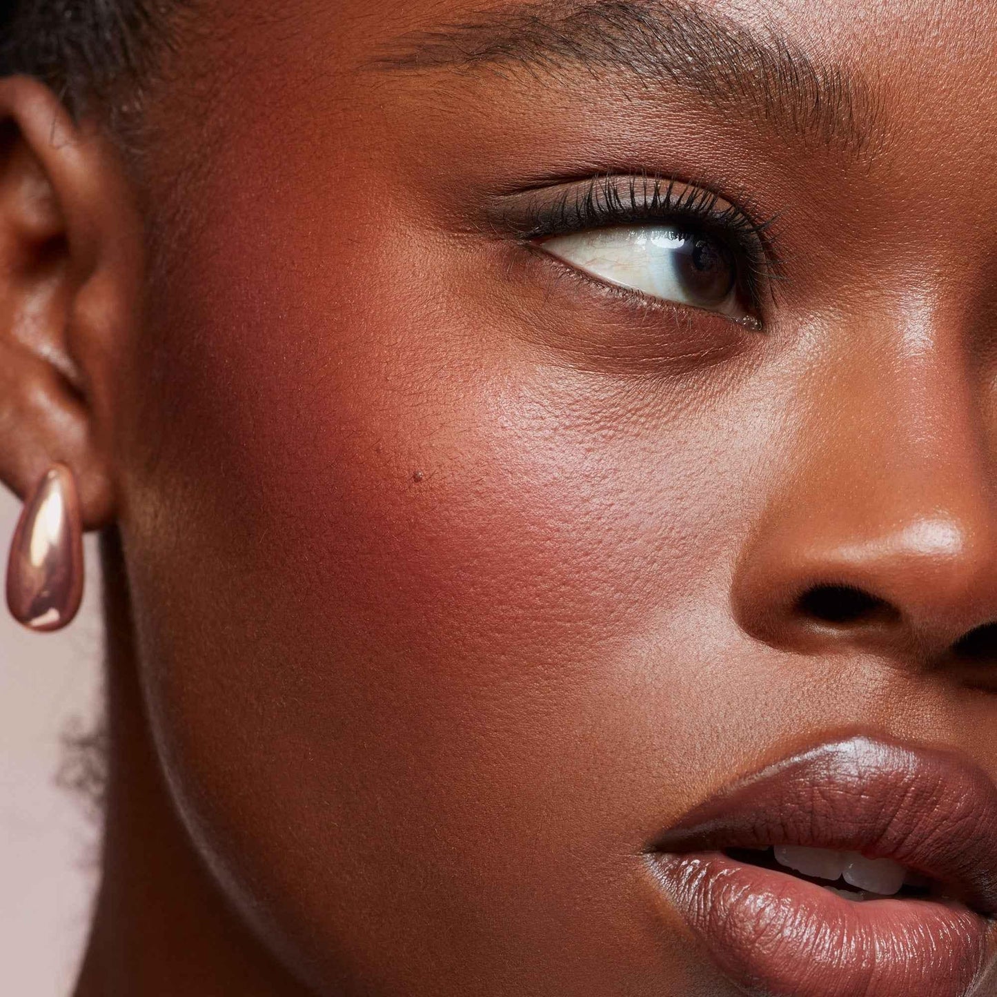 Patrick Ta Major Headlines Double-Take Crème & Powder Blush Duo - Patrick Ta - Face Makeup - She Left Me On Red (Warm Vivid Red) - Wylde Grey