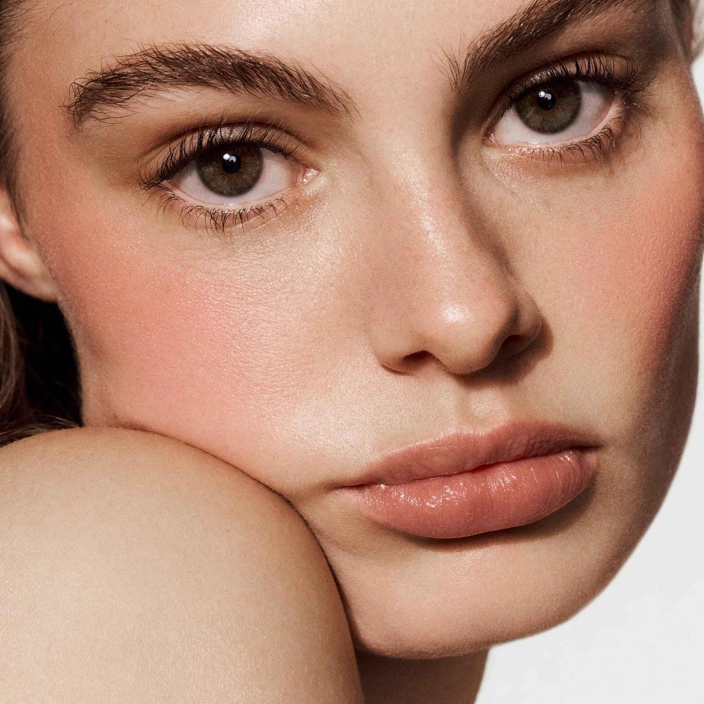 Summer Fridays Blush Butter Balm Hydrating Cream Blush with Peptides - Summer Fridays - Hybrid Makeup - Soft Strawberry - Wylde Grey