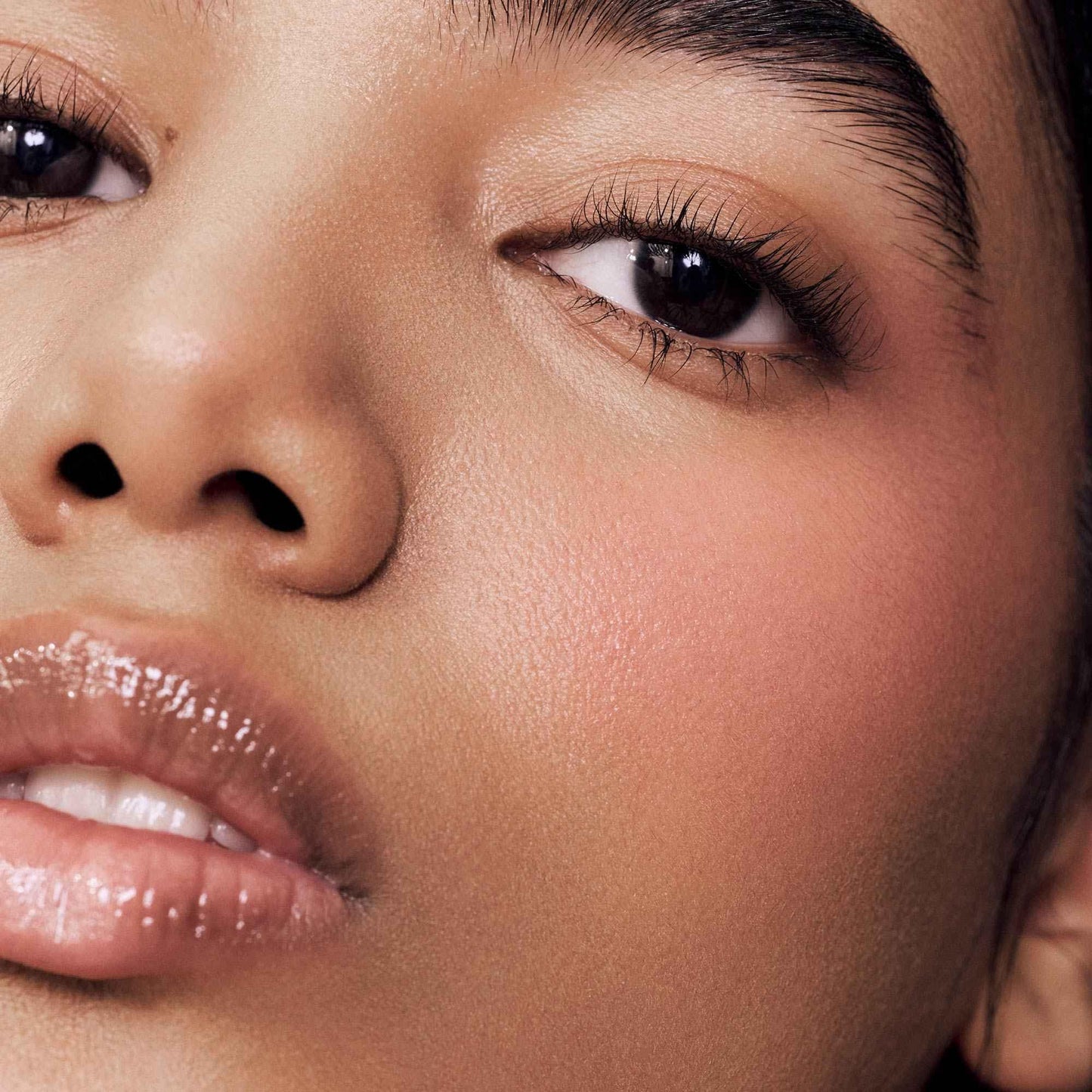 Summer Fridays Blush Butter Balm Hydrating Cream Blush with Peptides - Summer Fridays - Hybrid Makeup - Soft Strawberry - Wylde Grey