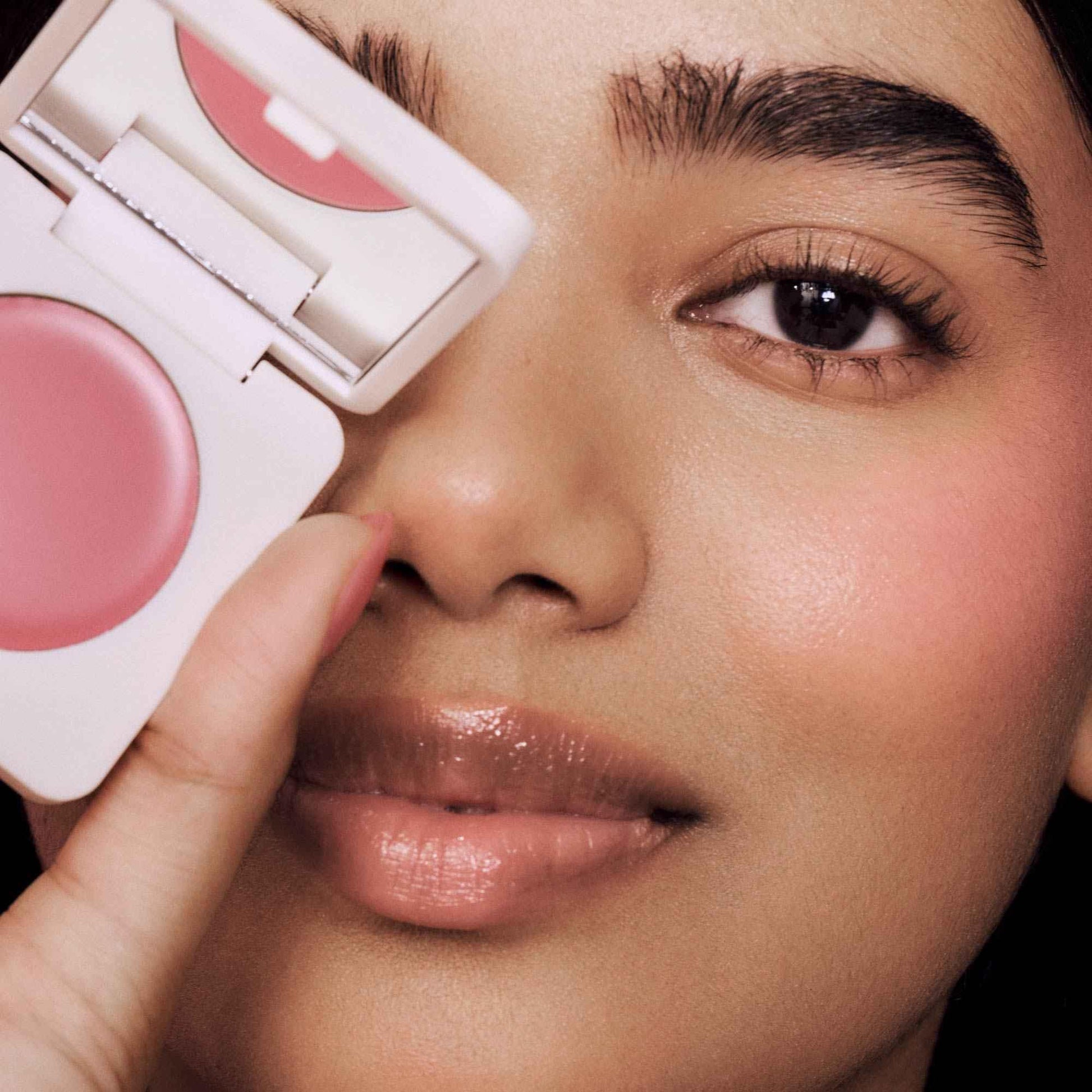 Summer Fridays Blush Butter Balm Hydrating Cream Blush with Peptides - Summer Fridays - Hybrid Makeup - Soft Strawberry - Wylde Grey