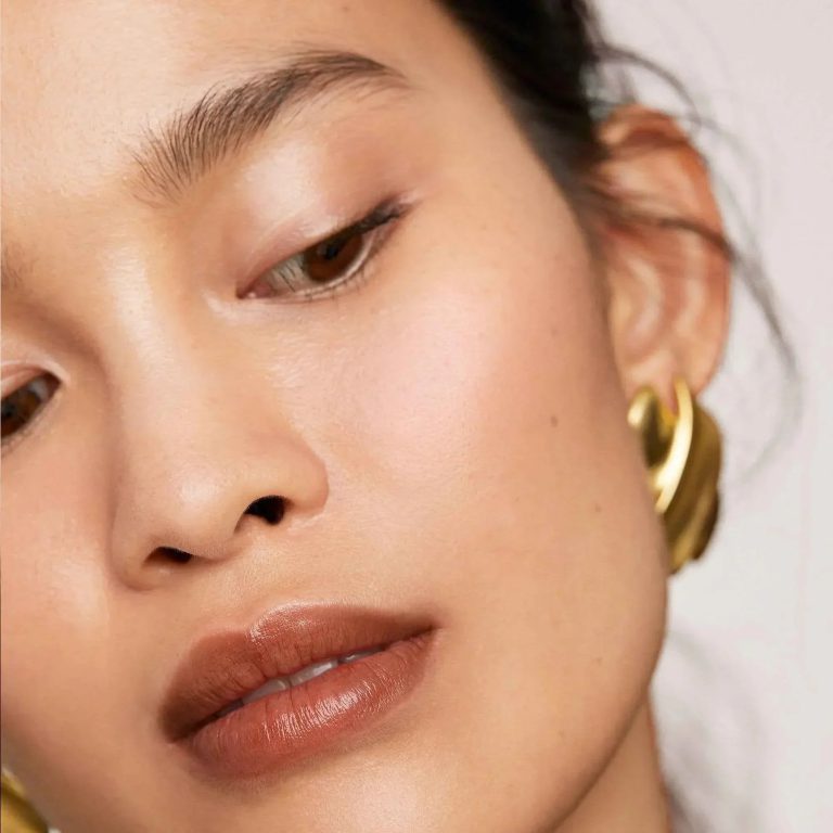 Merit Day Glow Dewy Highlighting Balm